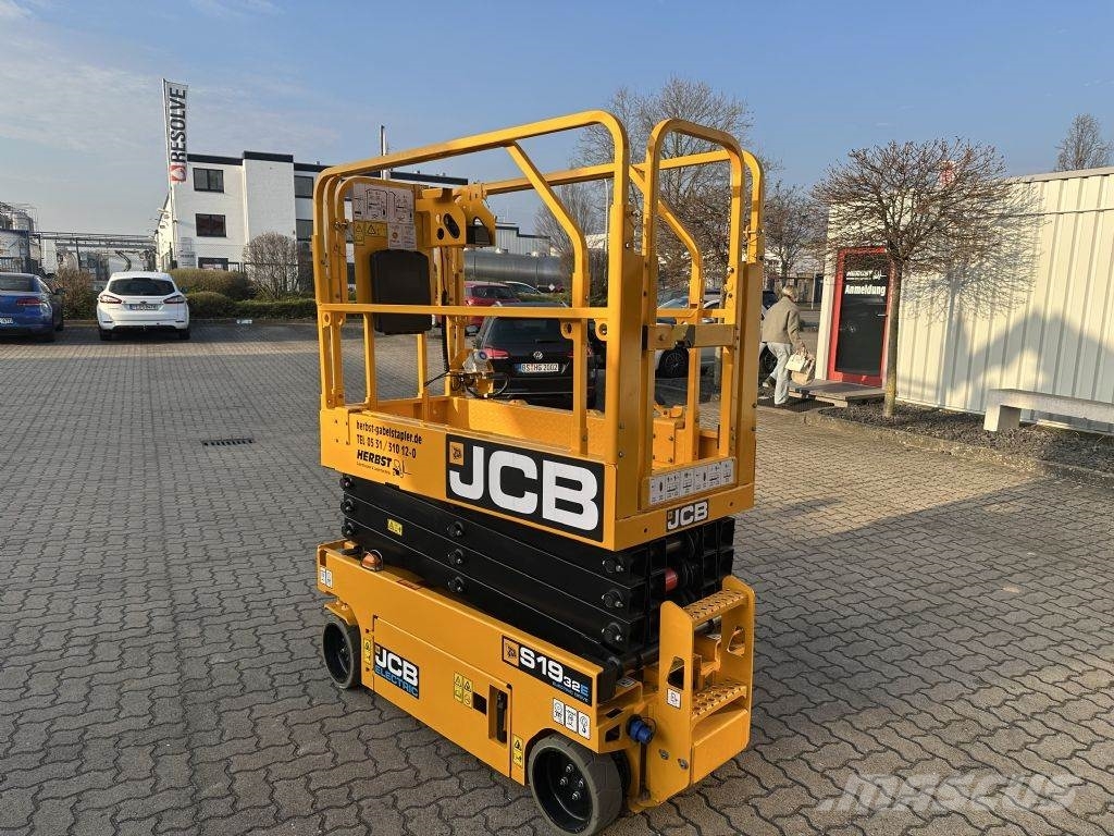 JCB S1932E 剪叉式升降机
