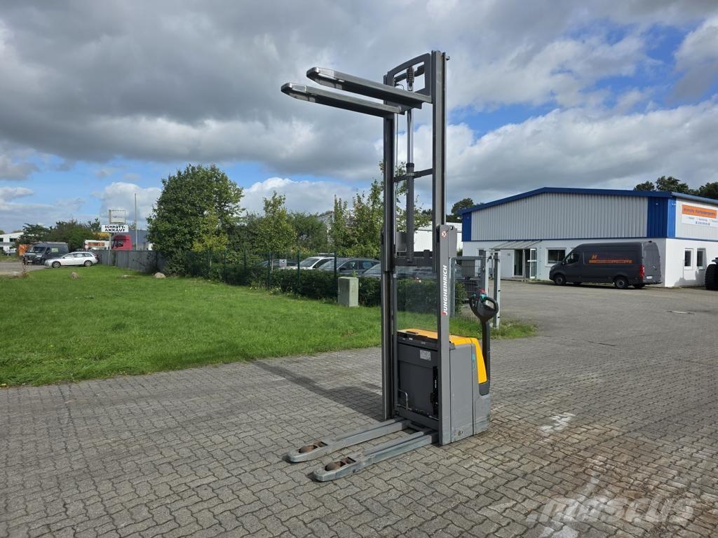 Jungheinrich EJC112z Meeloop stapelaar