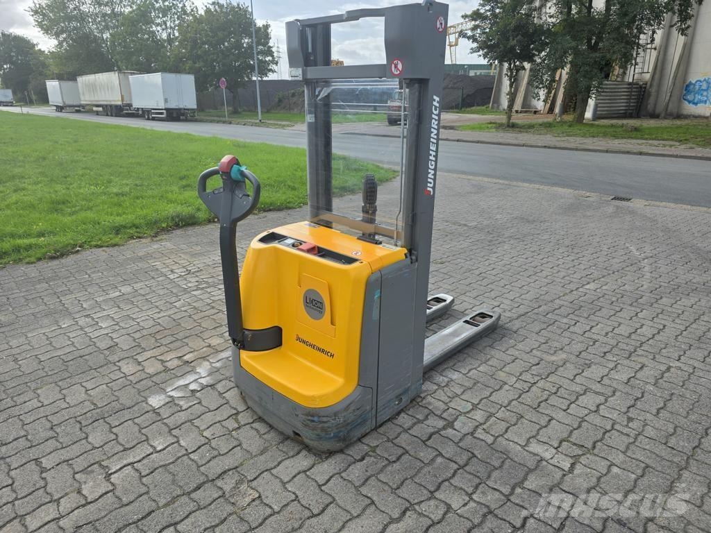 Jungheinrich EJC112z Meeloop stapelaar