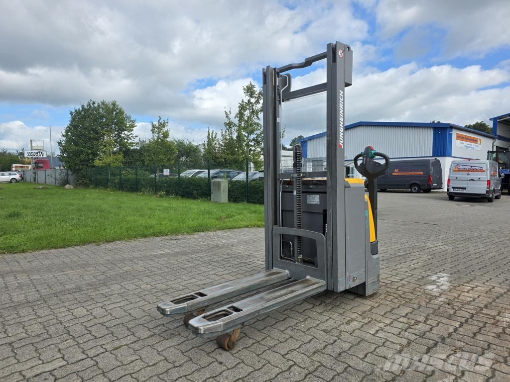 Jungheinrich EJC112z Meeloop stapelaar