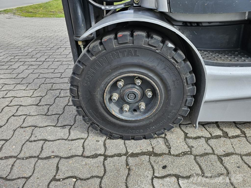 Still RX60-25 Electric forklifts