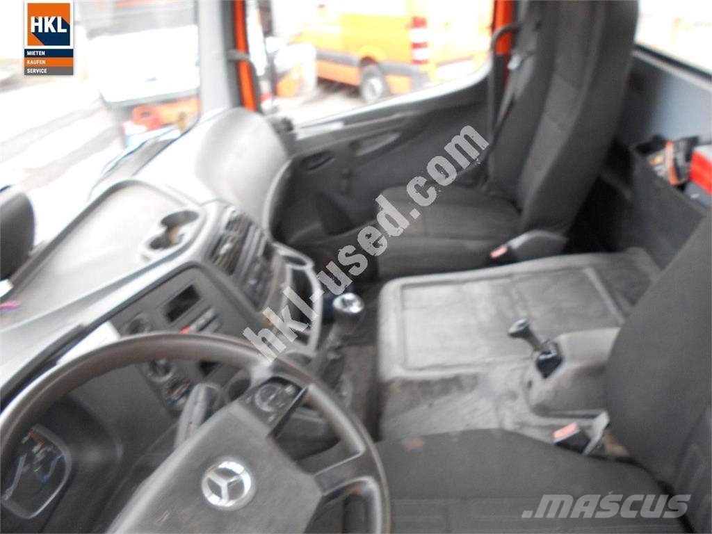 Mercedes-Benz ATEGO 818K 4x2 其他货车
