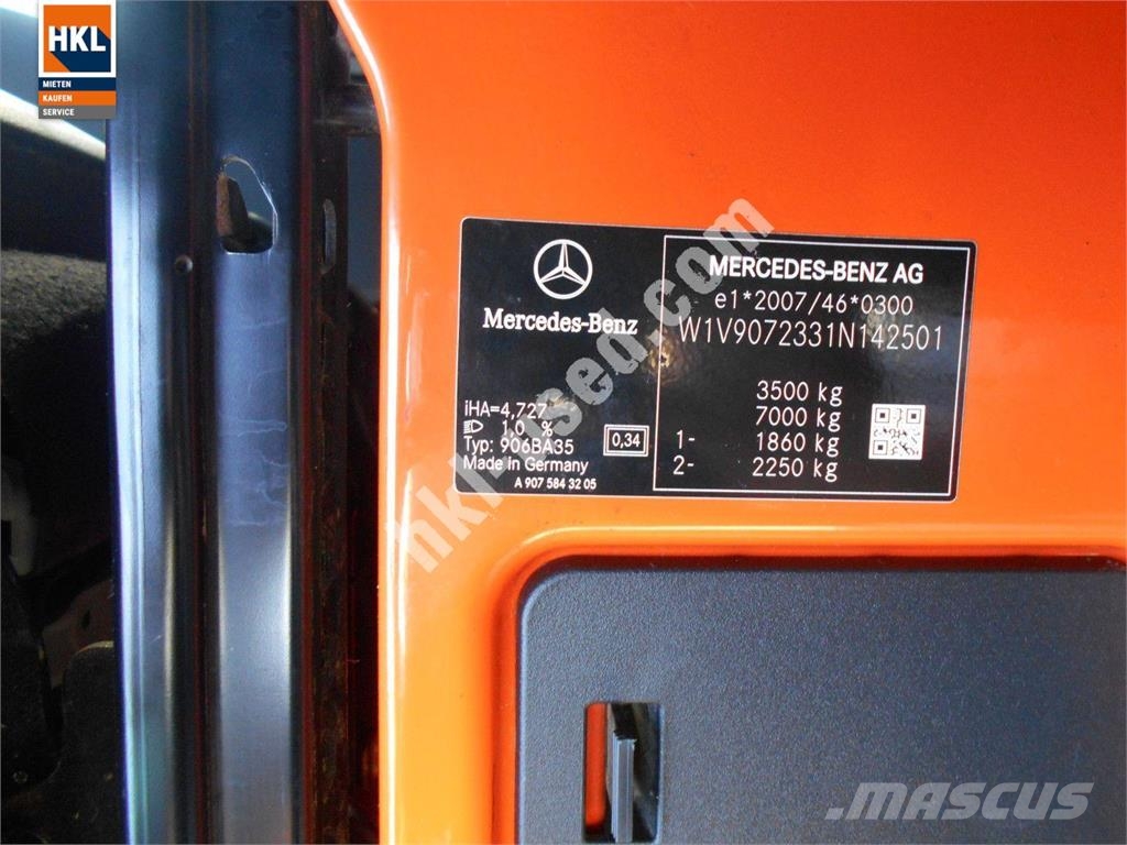 Mercedes-Benz MB 317 CDI شاحنة مقفلة