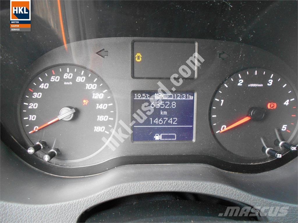 Mercedes-Benz MB 317 CDI شاحنة مقفلة