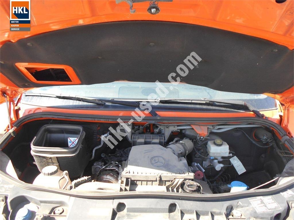 Mercedes-Benz MB 317 CDI شاحنة مقفلة