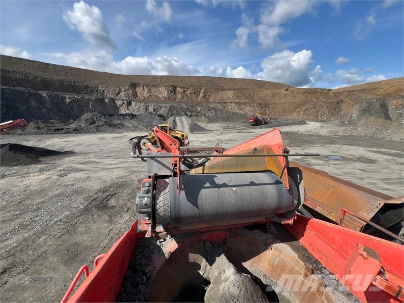 Sandvik UH440I Drupinātāji