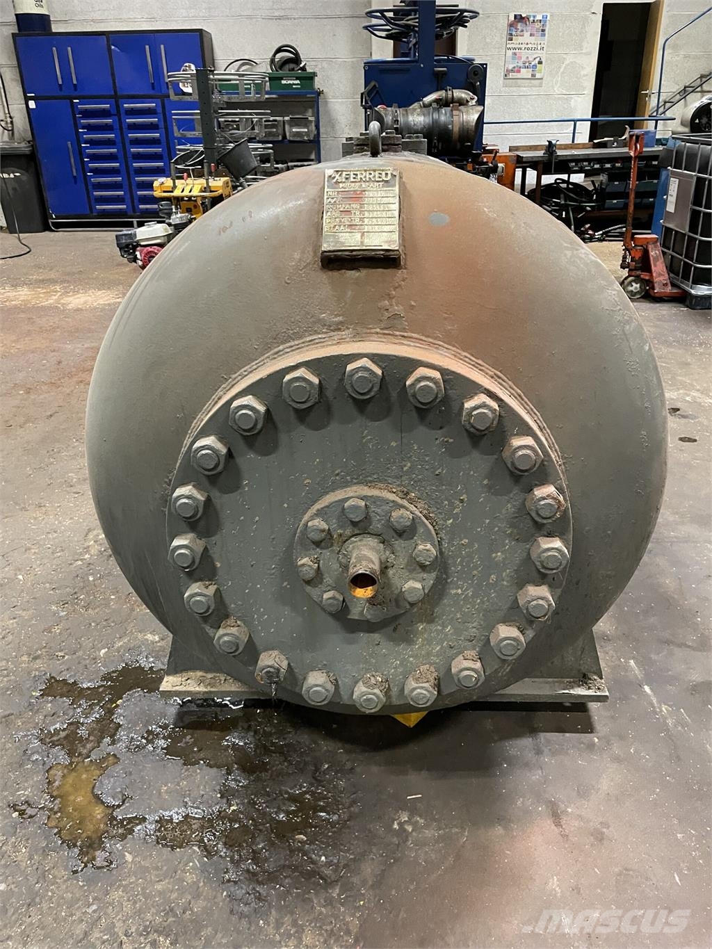  2500 ltr tryktank fab. Ferreo på ben. Ďalšie komponenty