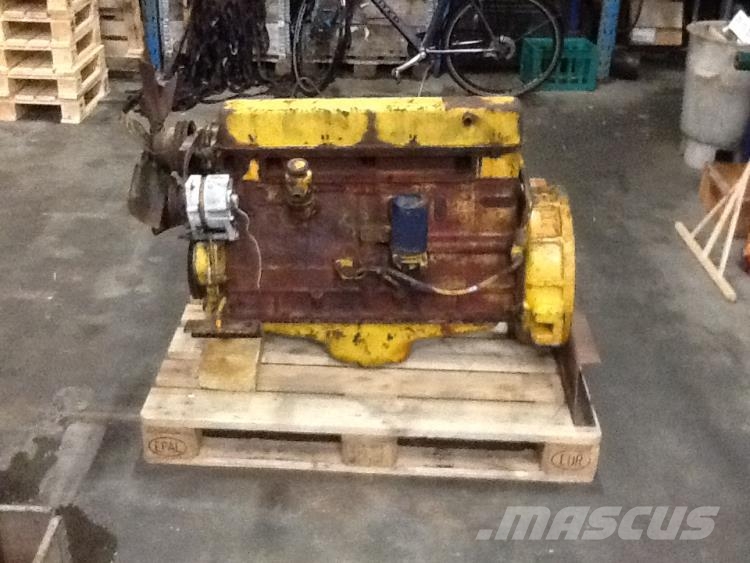 Allis Chalmers 2900 motor - kun til dele Motory