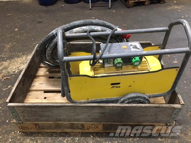 Atlas Copco stavvibrator / frekvensomformer Vibraatorid