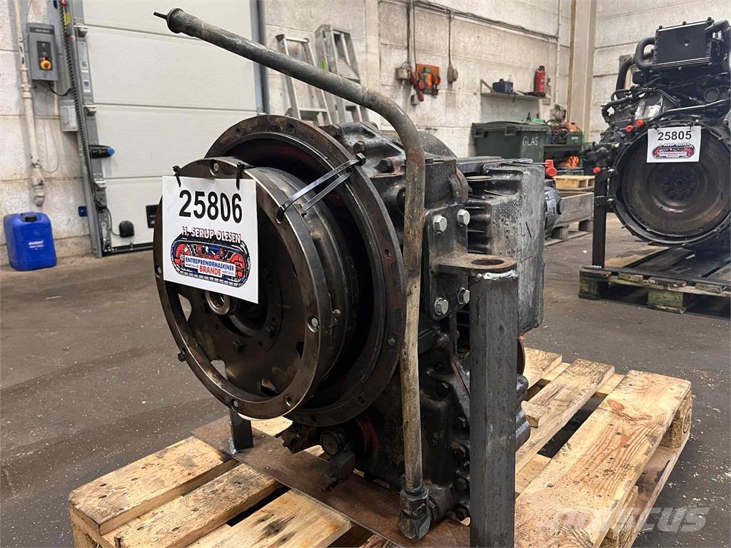 CASE 695SR (New Holland LB115) transmission Vaihteisto