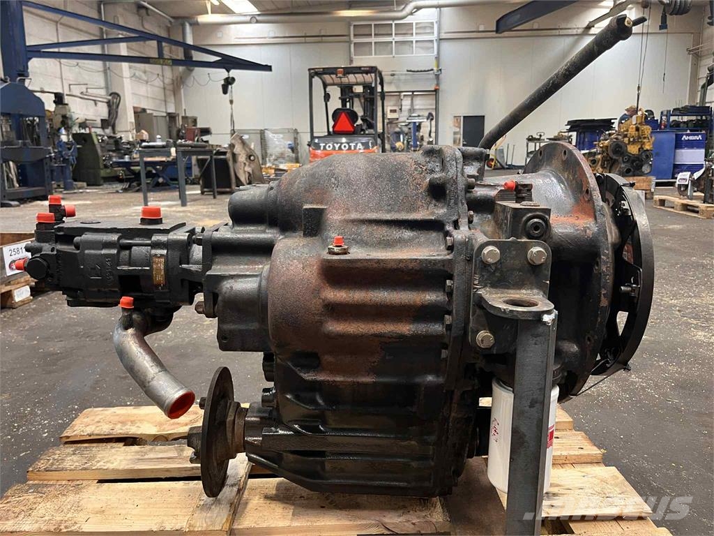 CASE 695SR (New Holland LB115) transmission Vaihteisto