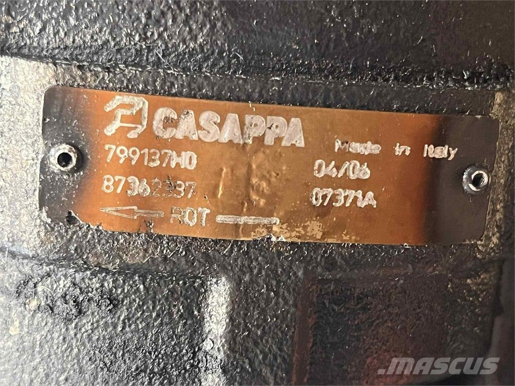 CASE 695SR (New Holland LB115) transmission Vaihteisto