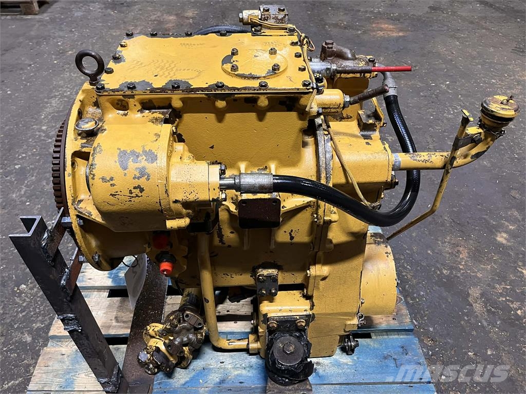 CAT IT12B transmission Getriebe