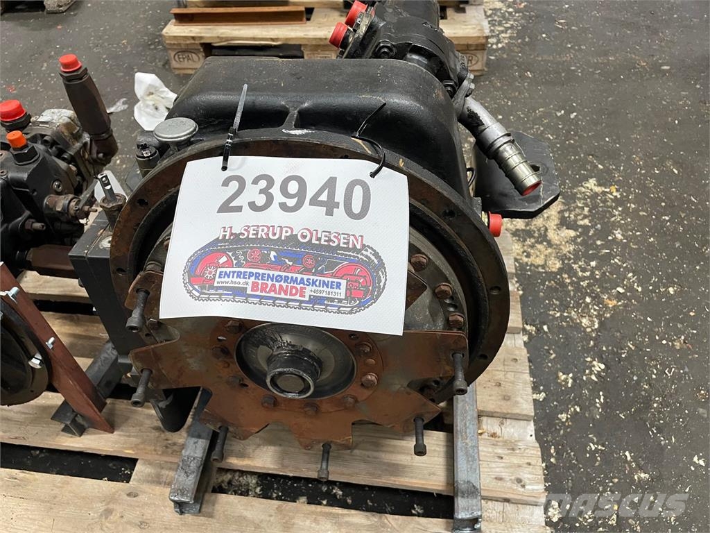Clark model 12.6HR18213-1 transmission Transmissie