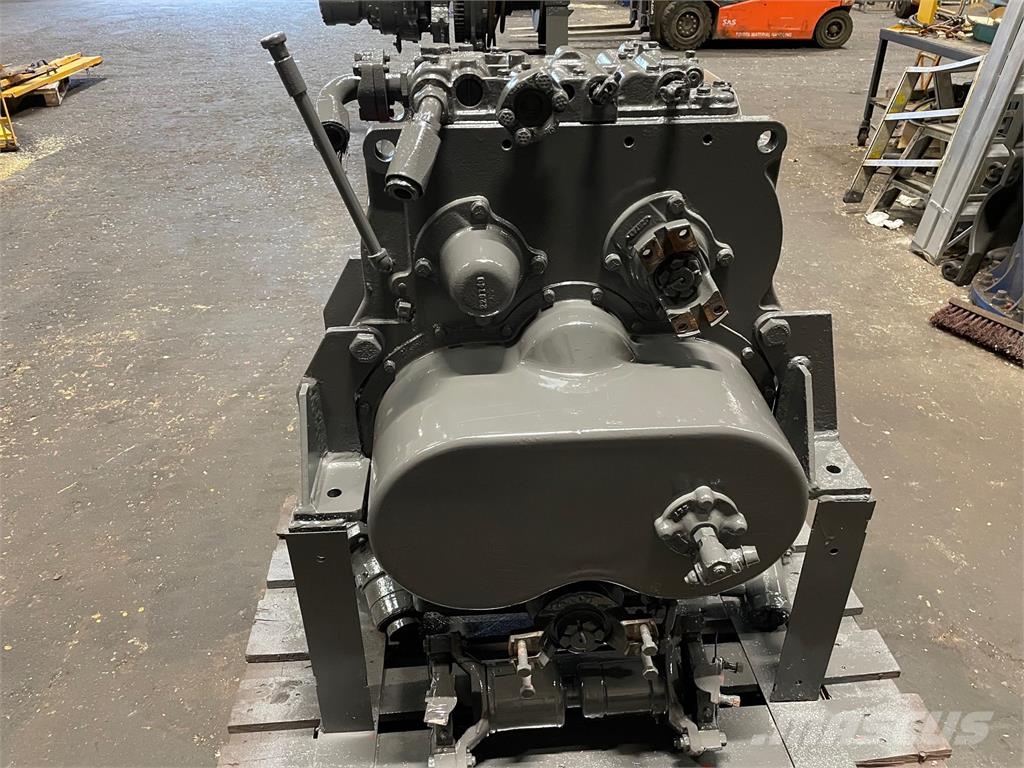 Clark Model 5420-6 transmission Transmissie