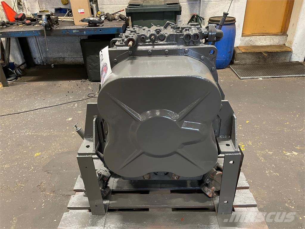 Clark Model 5420-6 transmission Transmissie