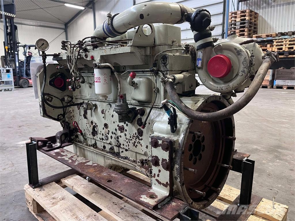 Cummins 6B5.9 marinemotor エンジン