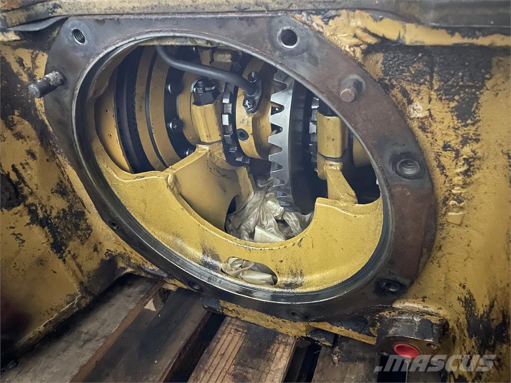 Differentialegear, komplet ex. Komatsu D65P-8 s/n Muut