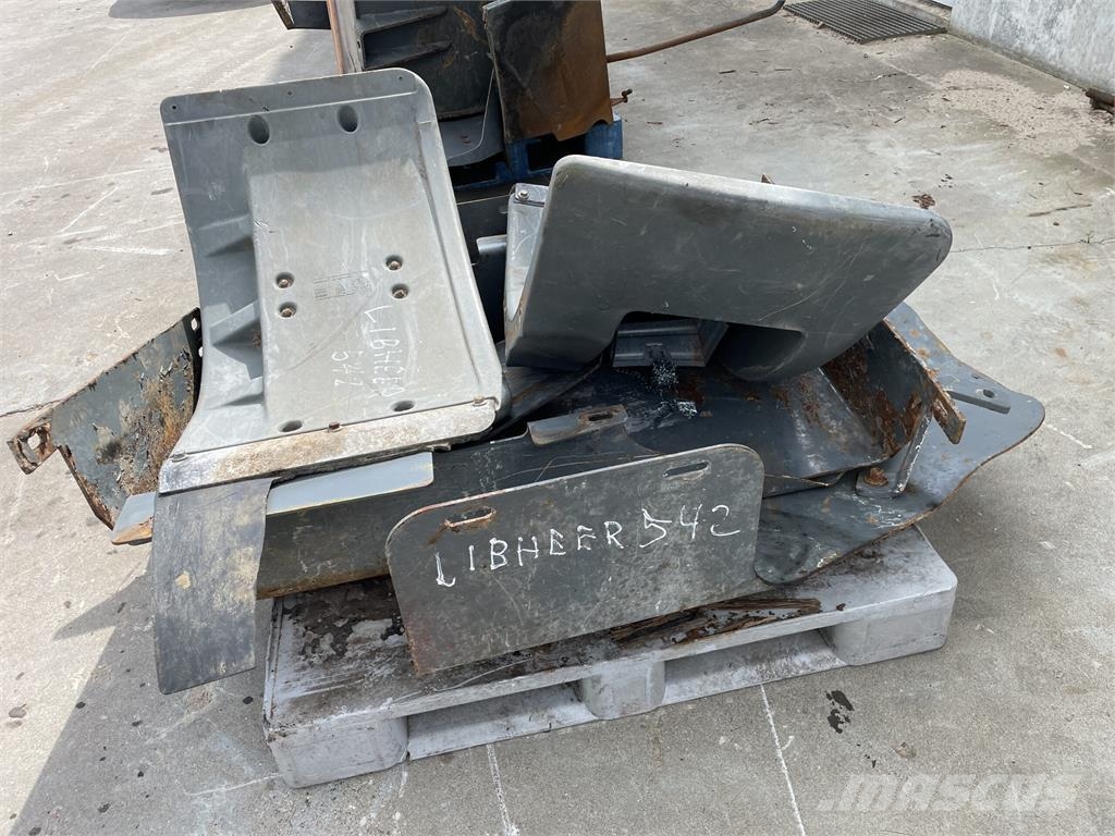  Diverse dele ex. Liebherr L542 Ďalšie komponenty