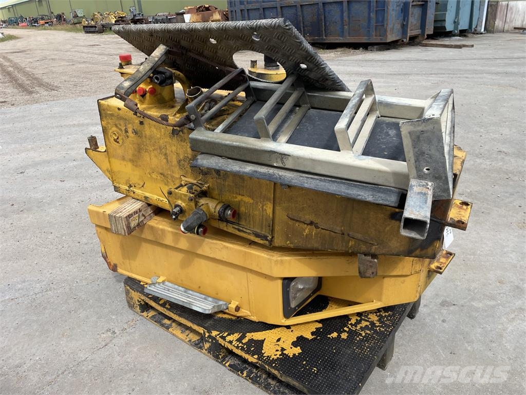 Diverse dele ex. Volvo A25C 6x6 Ďalšie komponenty