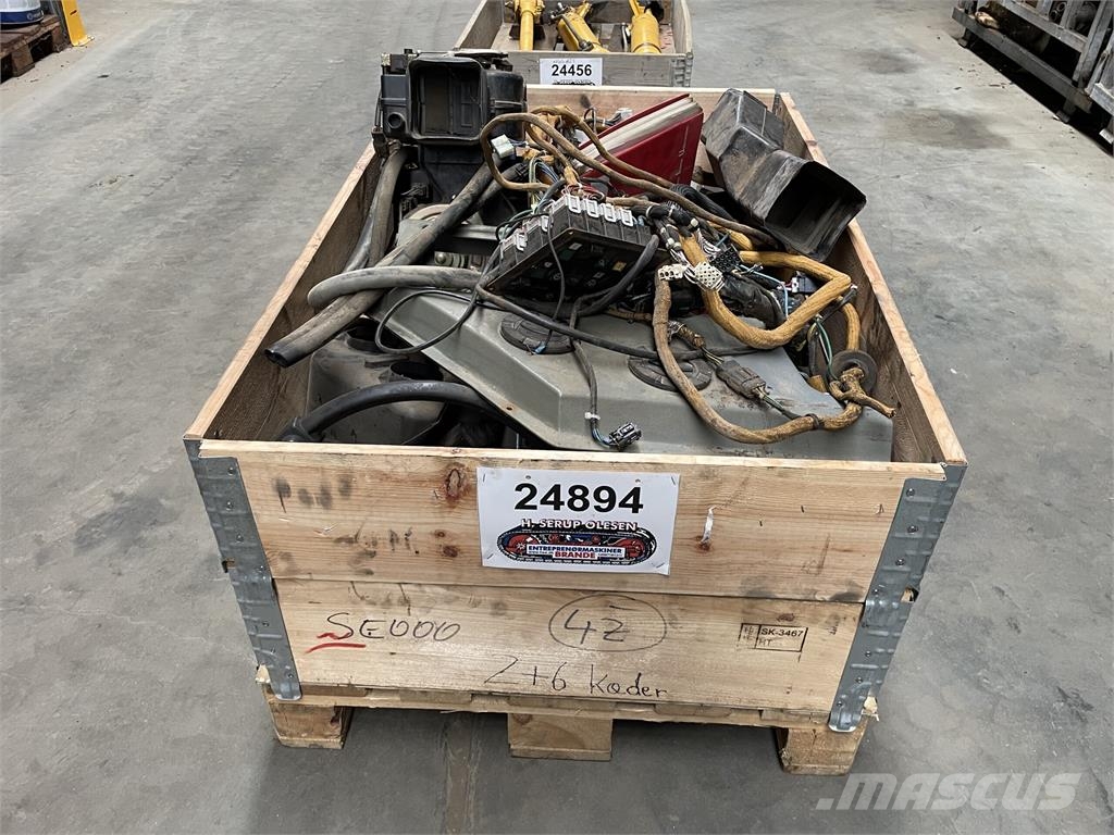 Enheder fra kabine ex. Hyundai HL760-3, s/nr. W123 Ďalšie komponenty