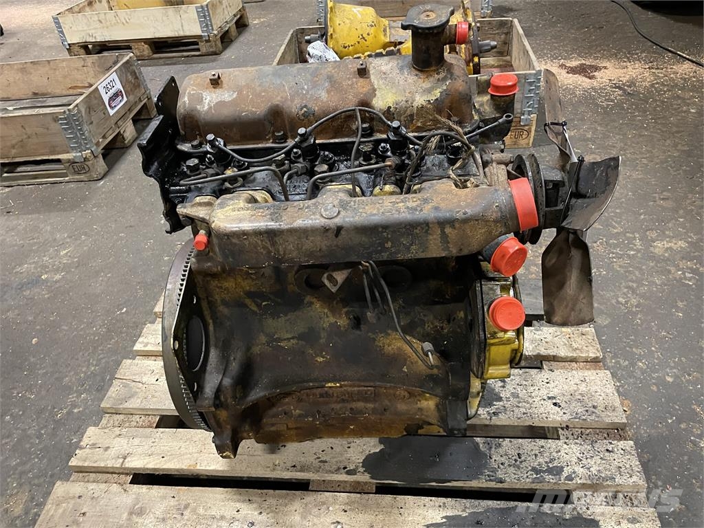 Ford 4000 motor - 3 cyl. - ex. Ford 550 - kun til dele. Varikliai