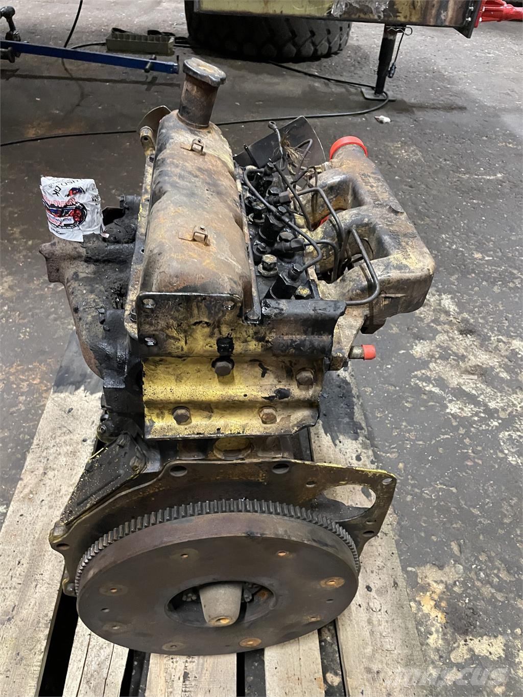 Ford 4000 motor - 3 cyl. - ex. Ford 550 - kun til dele. Varikliai