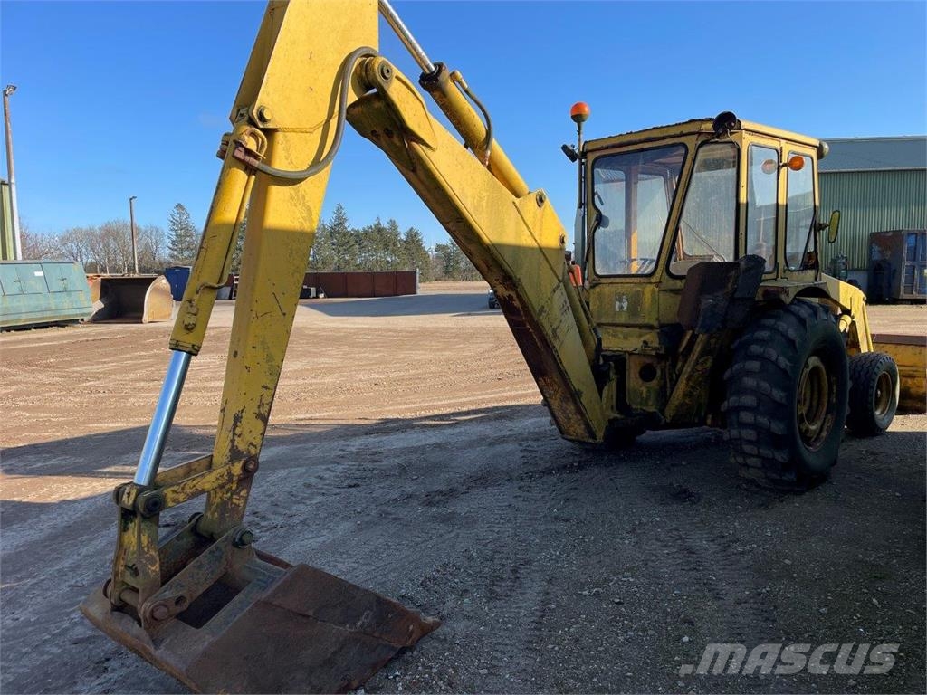 Ford 4550 rendegraver - til ophug لوادر ذات جرافات عكسية