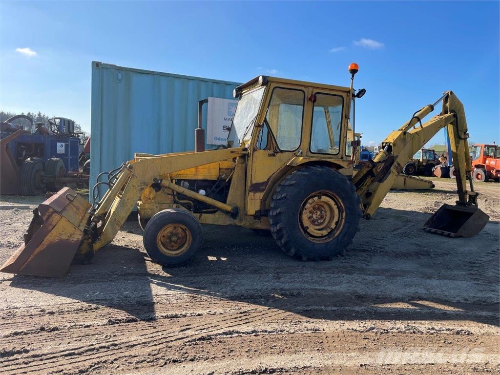 Ford 4550 rendegraver - til ophug لوادر ذات جرافات عكسية