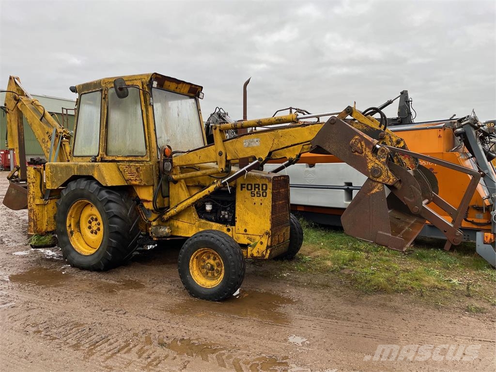 Ford 550 rendegraver 4 x 2 - til ophug 反铲装载机