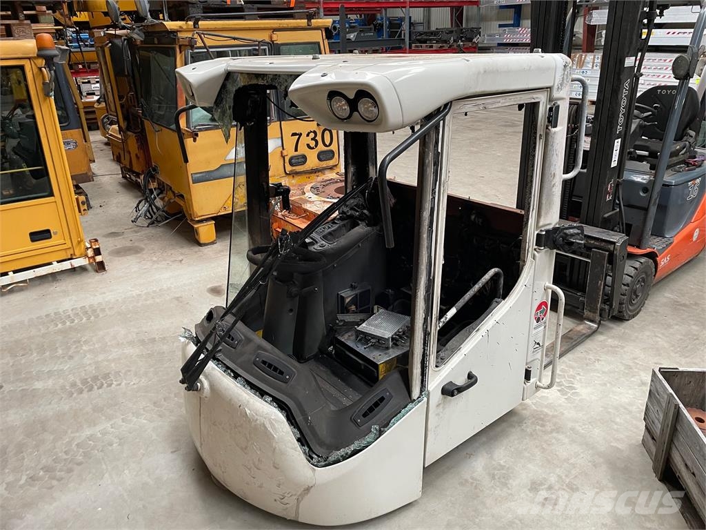 Førerhus ex. Liebherr L542 s/n VATZ1269HZB040101 - Ďalšie komponenty