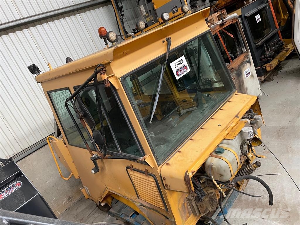 Førerhus ex. Volvo A25C dumper Ďalšie komponenty