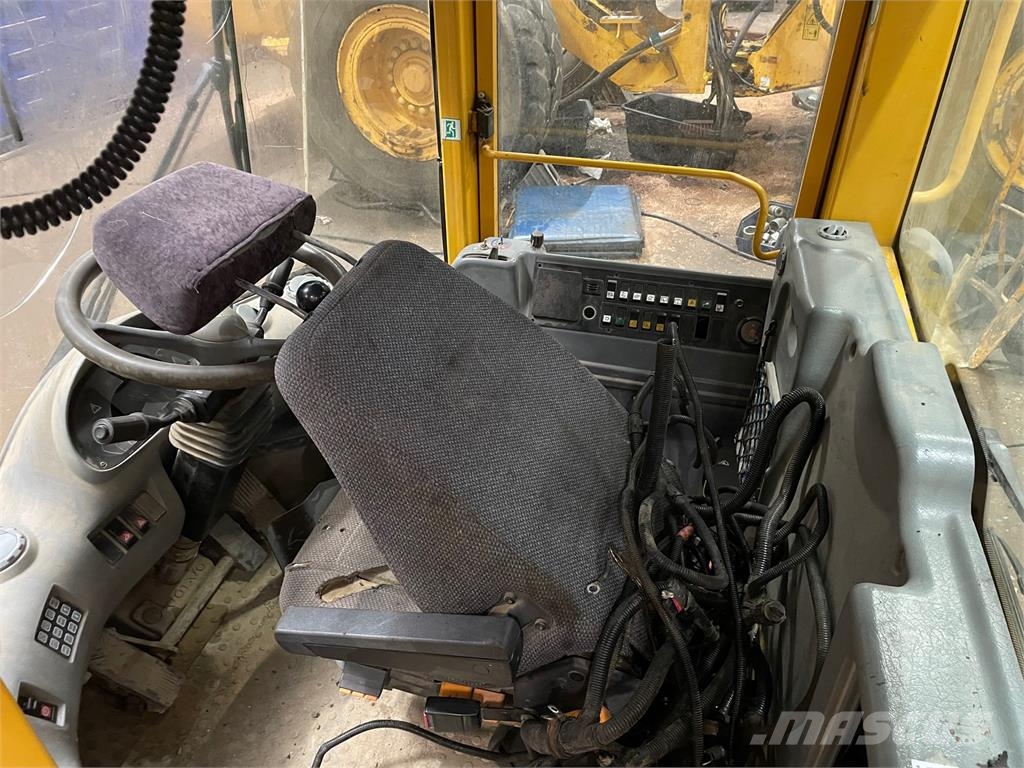  Førerhus ex. Volvo L90E Ďalšie komponenty