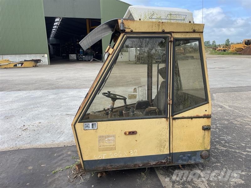 Førerhus til Cat Gravemaskine Model 206 X32 Diger parçalar