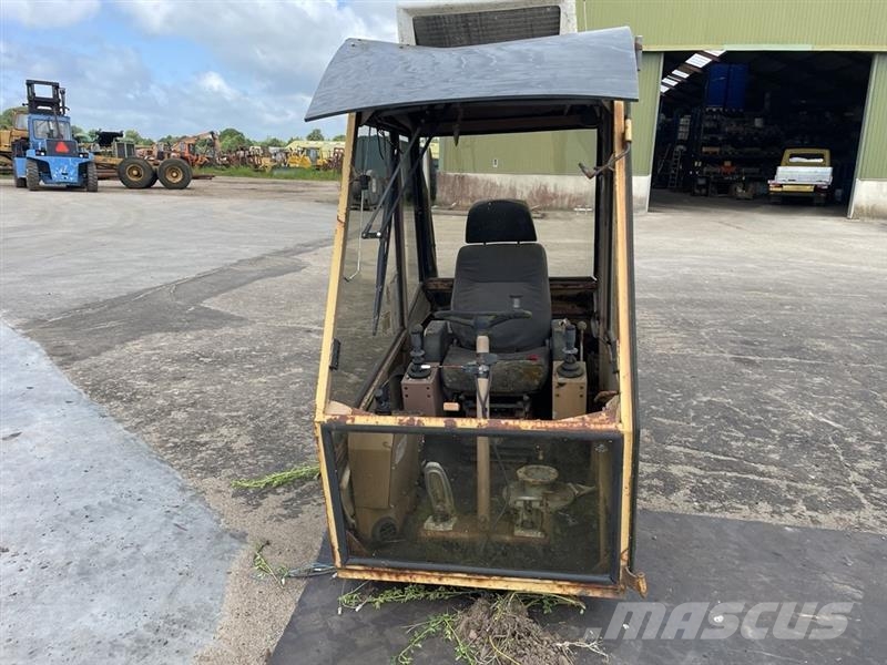 Førerhus til Cat Gravemaskine Model 206 X32 Diger parçalar