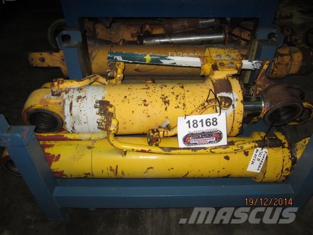 Furukawa 365 II Skovlcylinder (Tiltcylinder) 液压