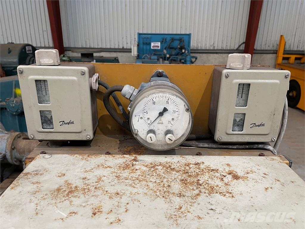 Grundfos vandpumpesektion med komplet el-tavle Wasserpumpen