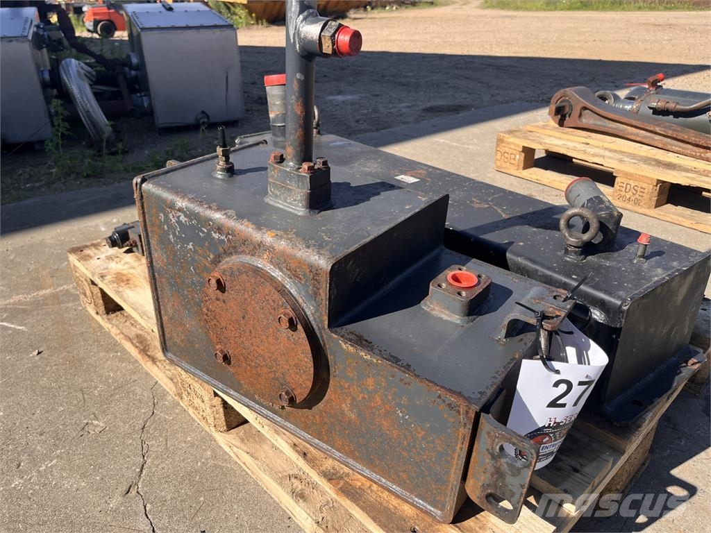  Hydrauliktank til Komatsu dumper | Passer til HM40 Motori