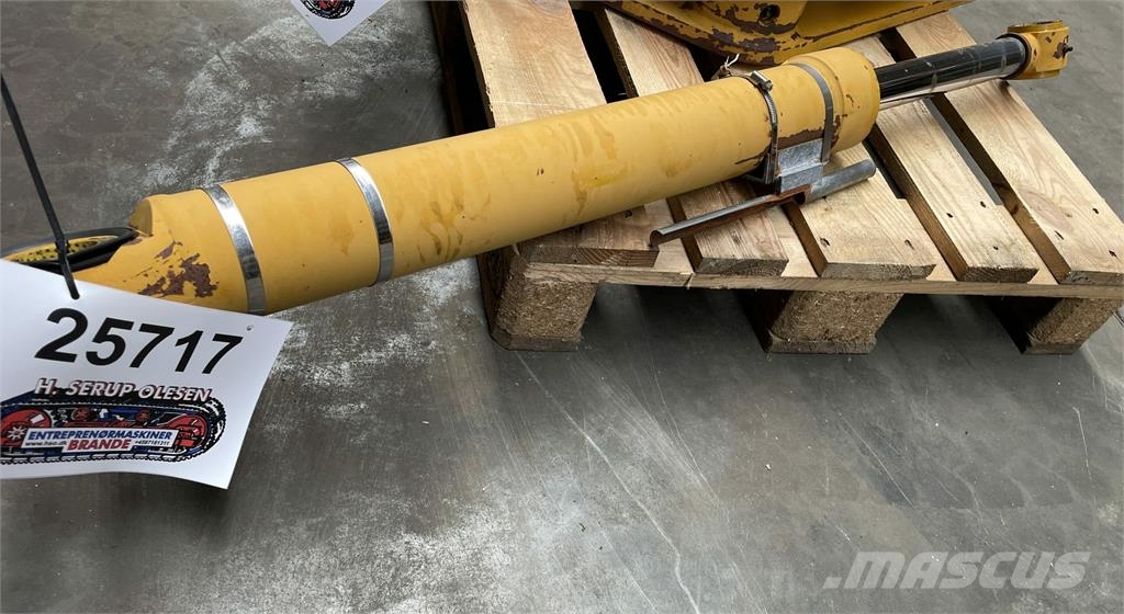 Hydrema WL550B Skovlcylinder Hidráulicos