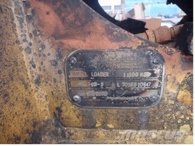 Hyundai HL740-3 , brændt kabine - til ophug 轮式装载机