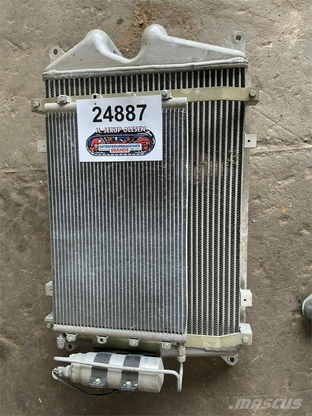 Intercooler til New Holland gravemaskine | Passer Motorer