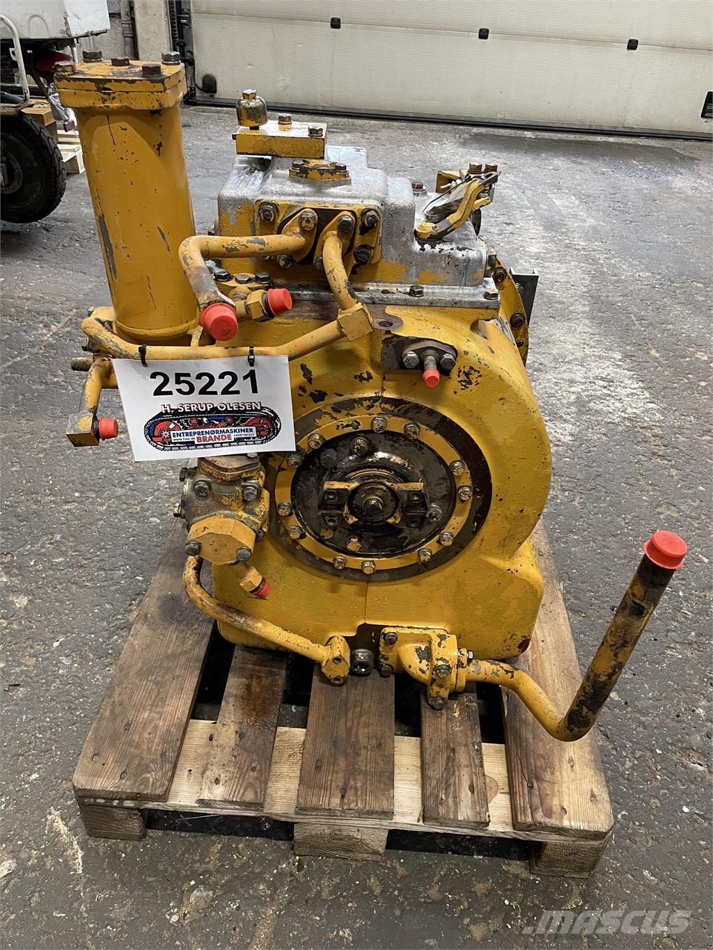 Komatsu 14G-15-00300 transmission ex. Komatsu D65P-8 Getriebe