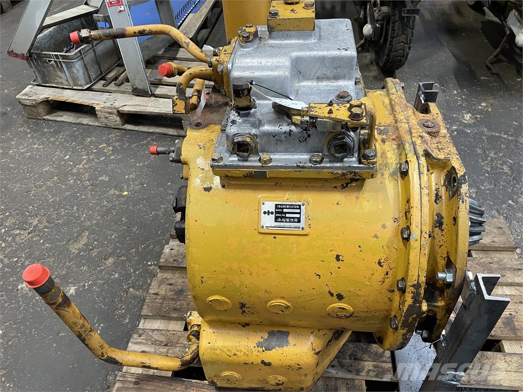 Komatsu 14G-15-00300 transmission ex. Komatsu D65P-8 Getriebe