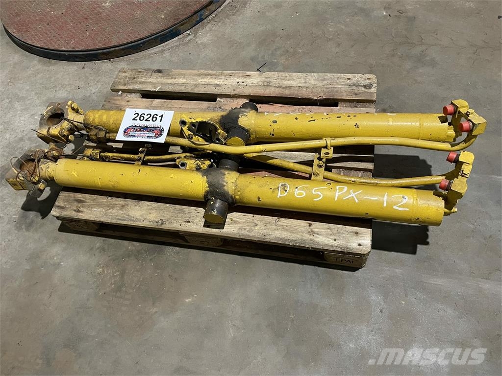 Komatsu D65PX-12 Bladcylinder Hidráulicos