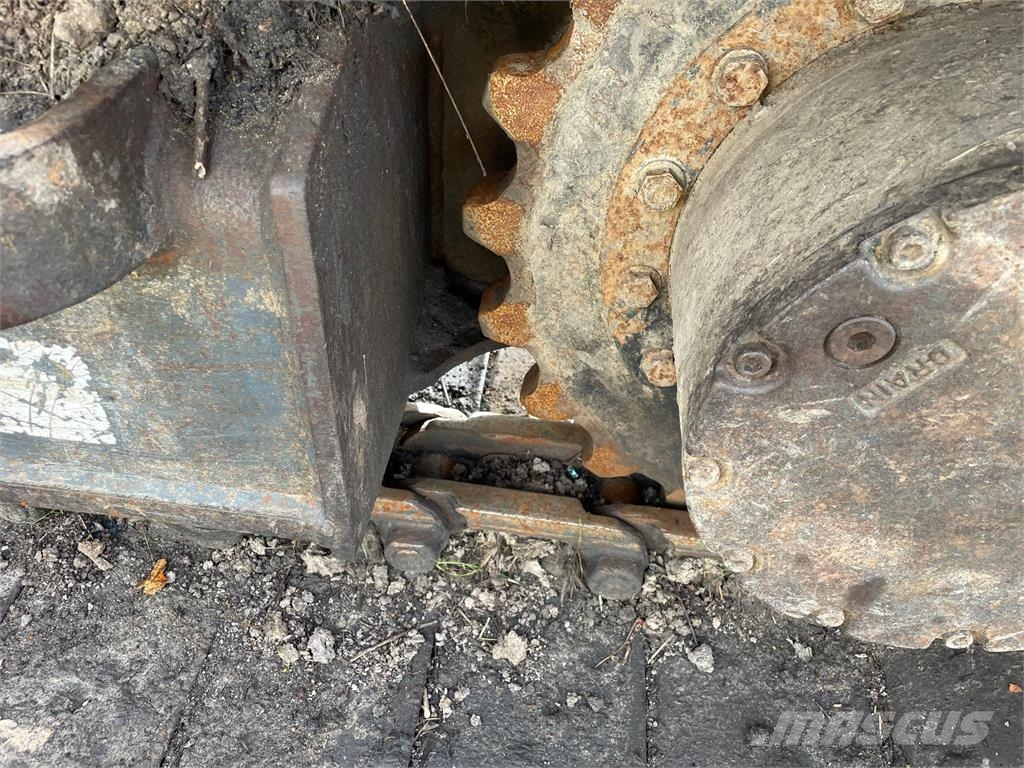 Komatsu PC138US-8 gravemaskine til ophug حفارات زحافة