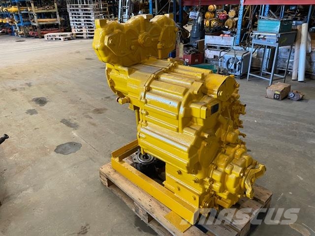 Komatsu WF450 transmission Model 714-07-X 0011 ex. Komatsu Prevodovka