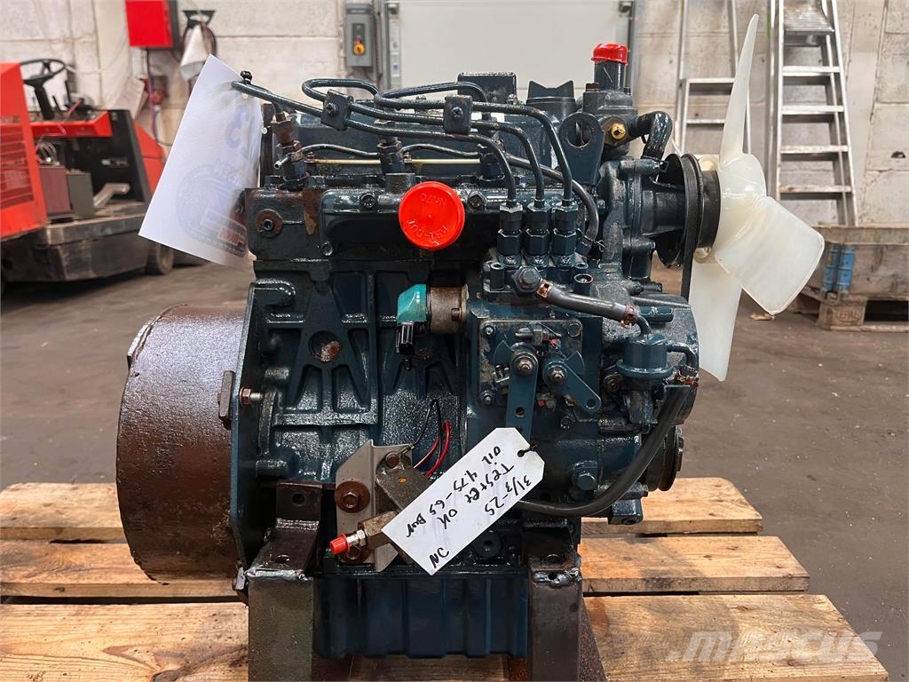 Kubota D905 motor Engines