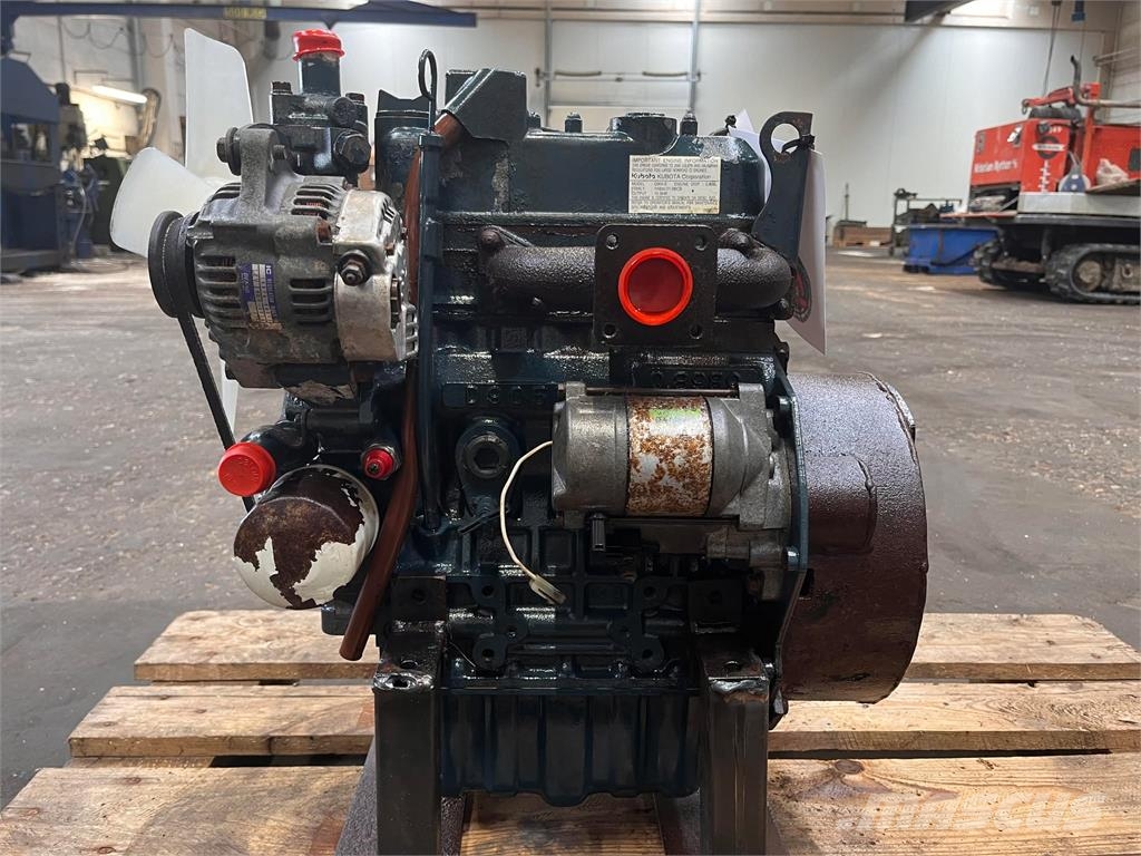 Kubota D905 motor Engines