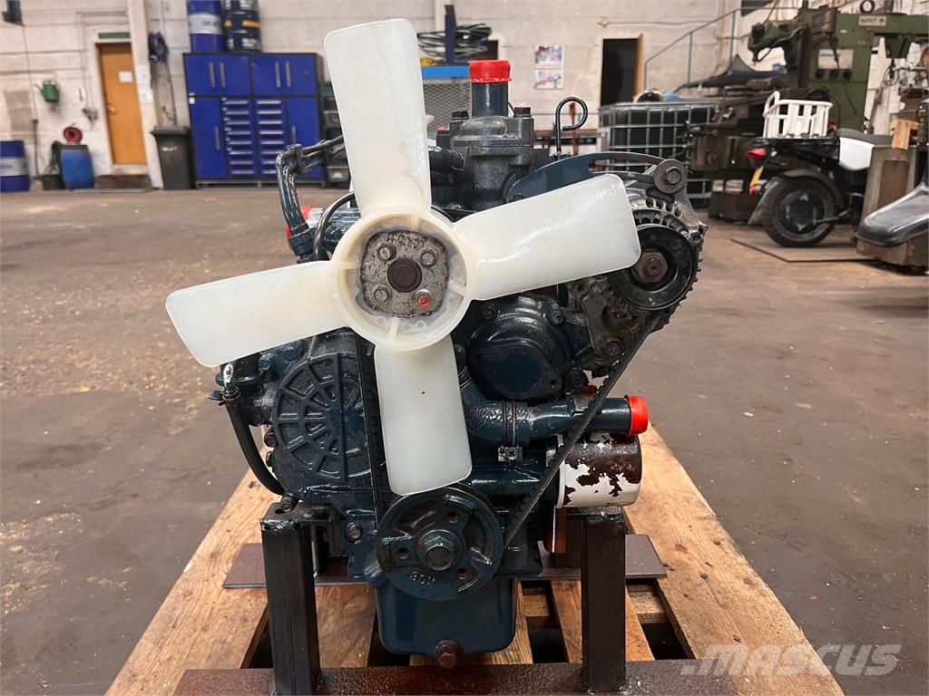 Kubota D905 motor Engines