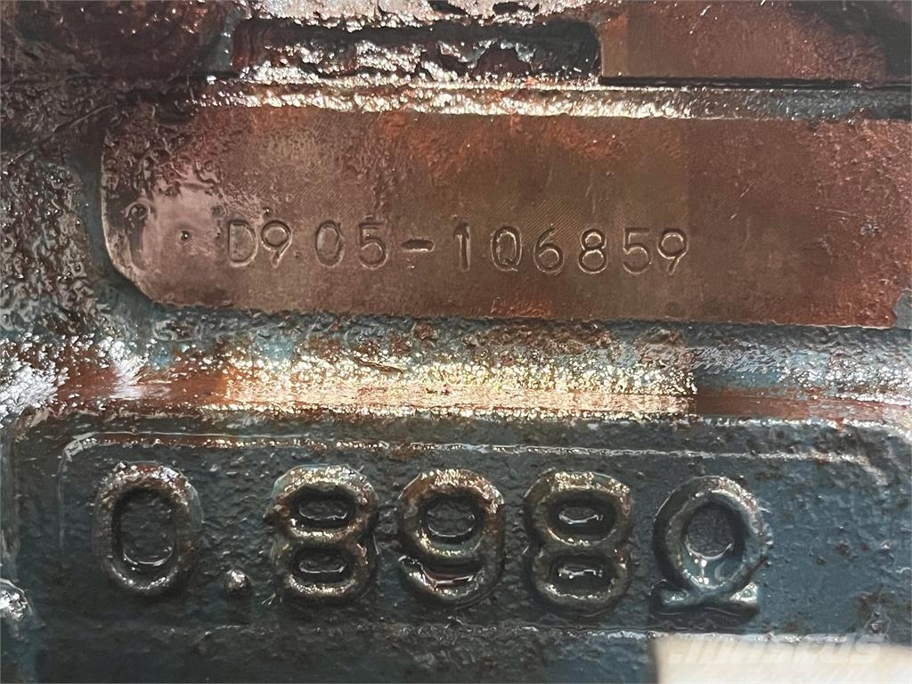 Kubota D905 motor Engines